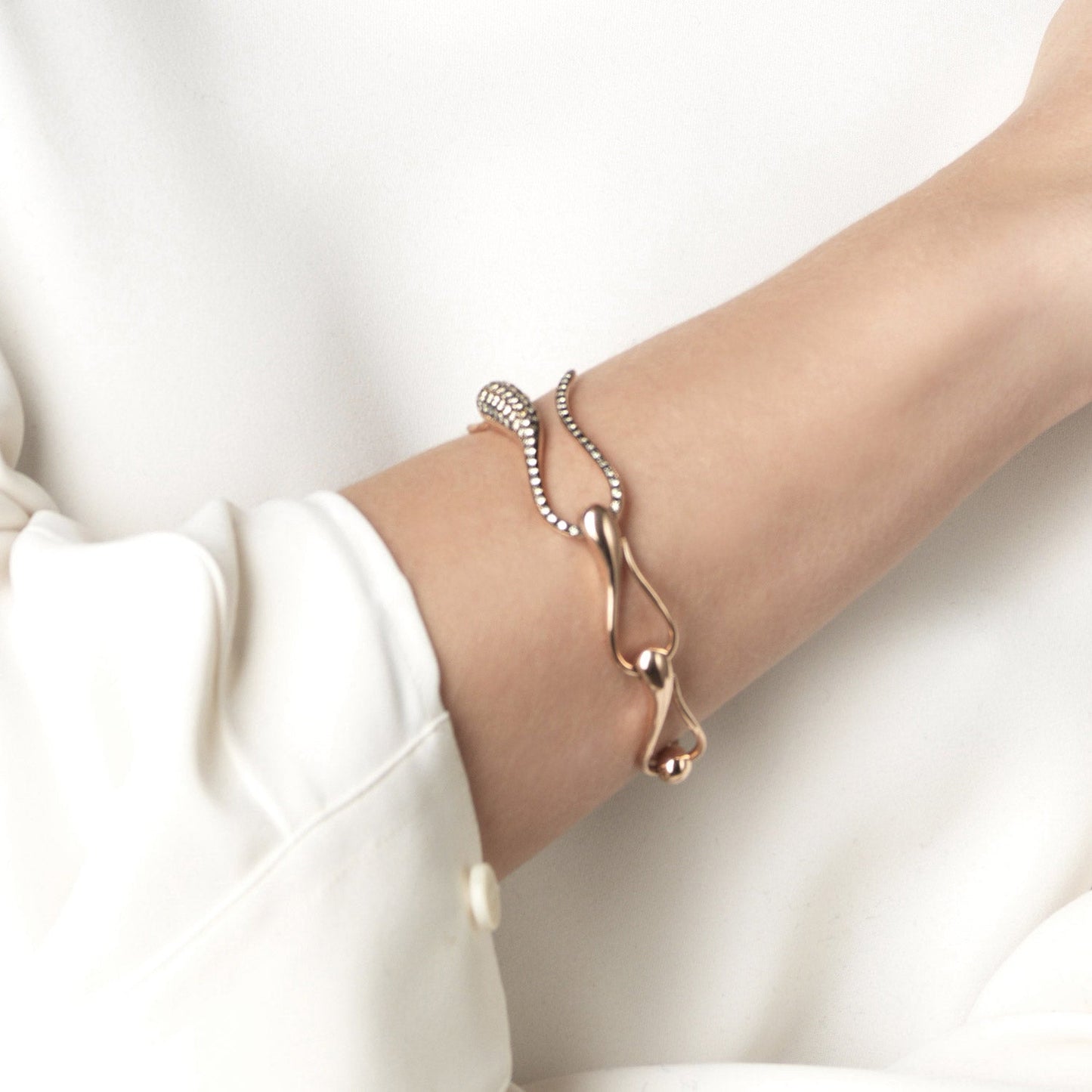 Bracciale Elika Catena in Oro Rosa 18k e Diamanti indossato