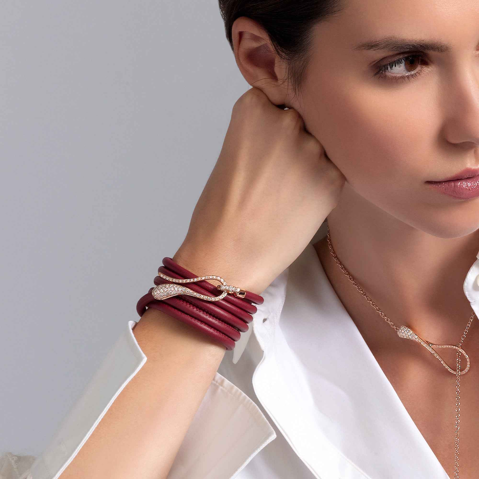 BRACCIALE ELIKA IN PELLE CON PAVE BRACCIALE ELIKA IN PELLE CON PAVE