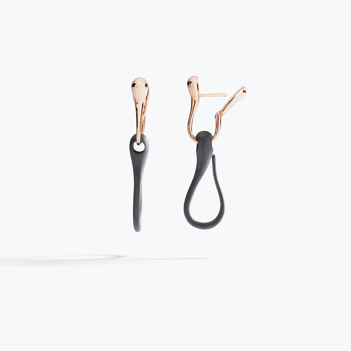 ELIKA CHAIN EARRINGS TITANIUM & GOLD