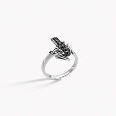 KISSING FROG RING