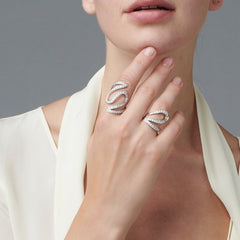 Anelli Ivy in Oro Bianco 18k indossati